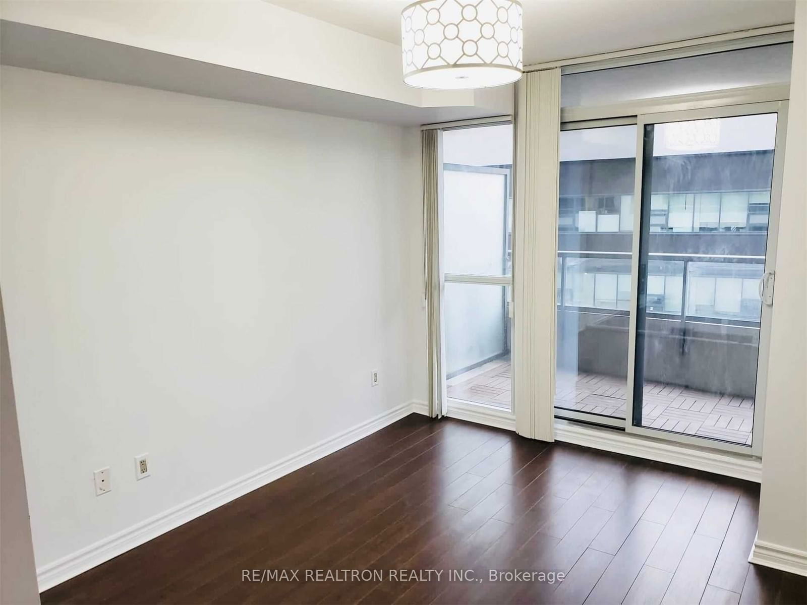 35 Hollywood Ave, unit 301 for rent