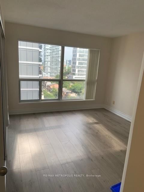 7 Carlton St, unit 1604 for rent