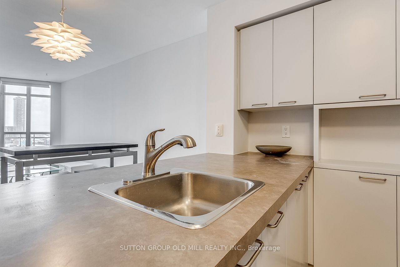 255 Richmond St E, unit PH2 for rent