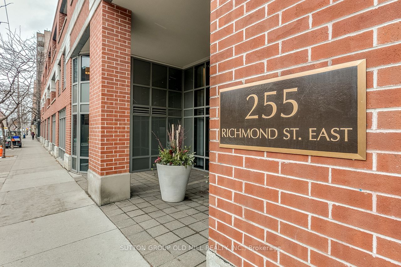 255 Richmond St E, unit PH2 for rent