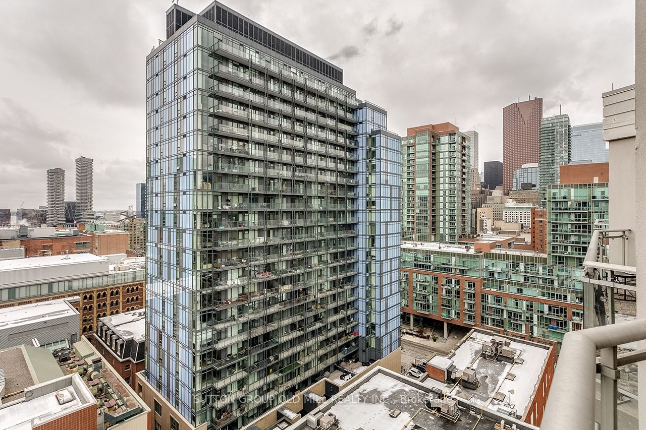 255 Richmond St E, unit PH2 for rent