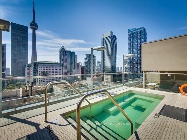 126 Simcoe St W, unit 2904 for rent