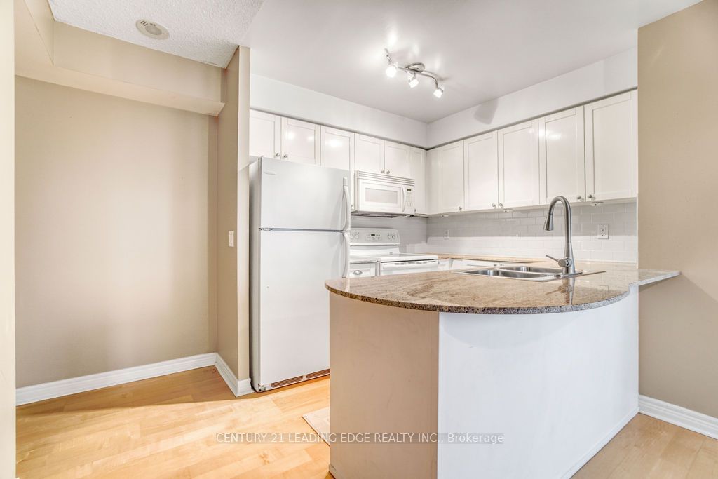 763 Bay St, unit 2109 for rent