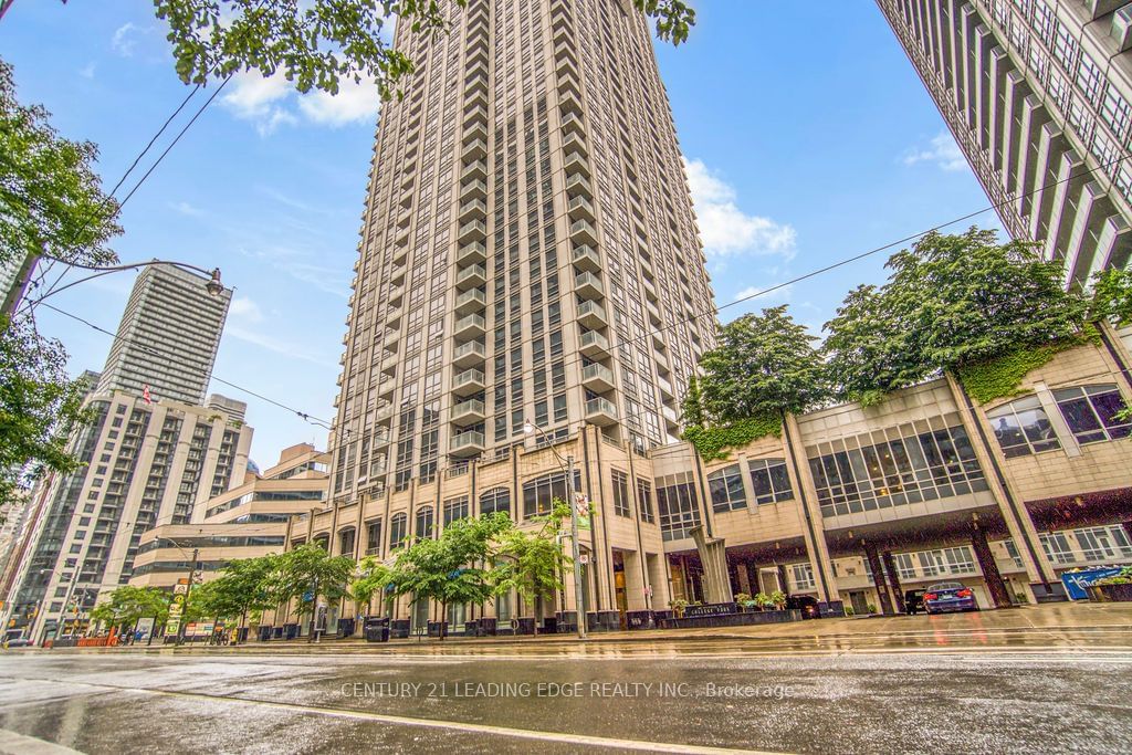 763 Bay St, unit 2109 for rent