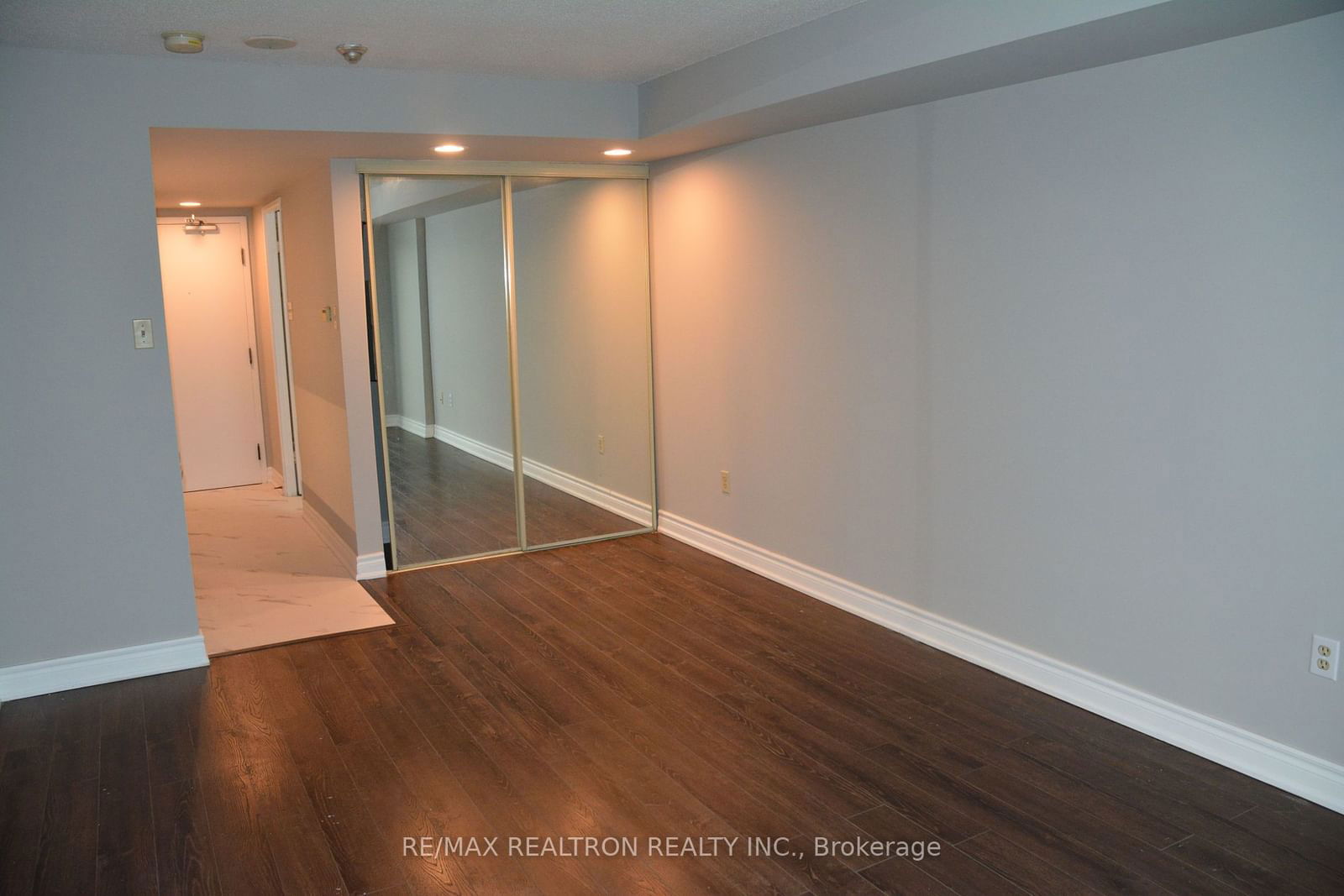 705 King St W, unit 1809 for rent