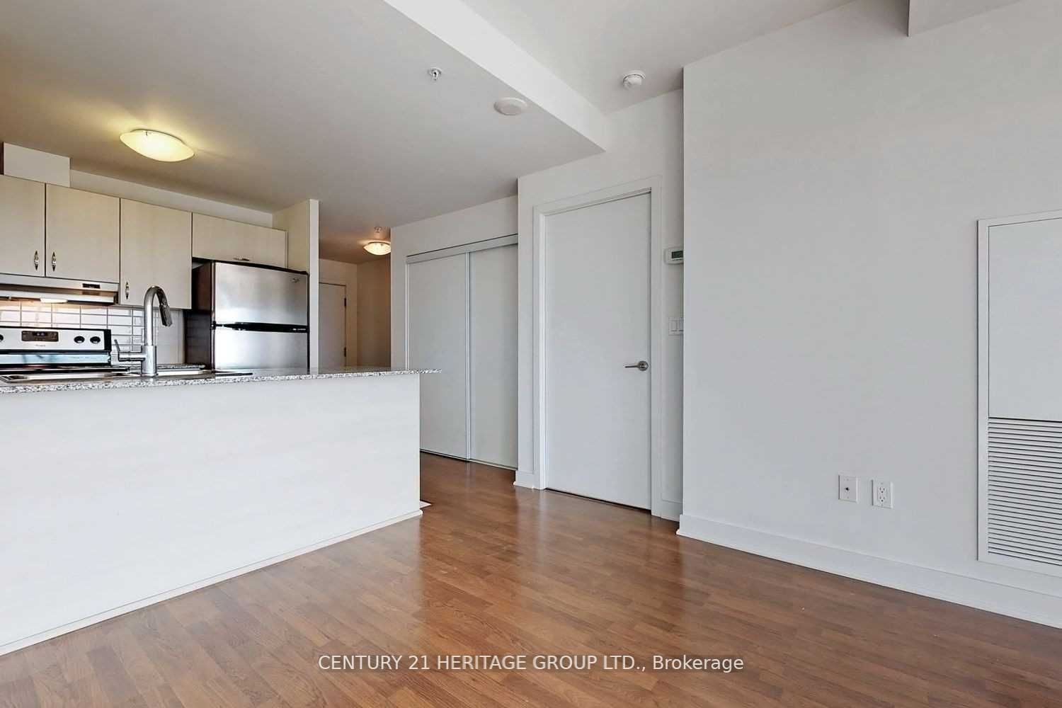 5740 Yonge St, unit 2206 for rent