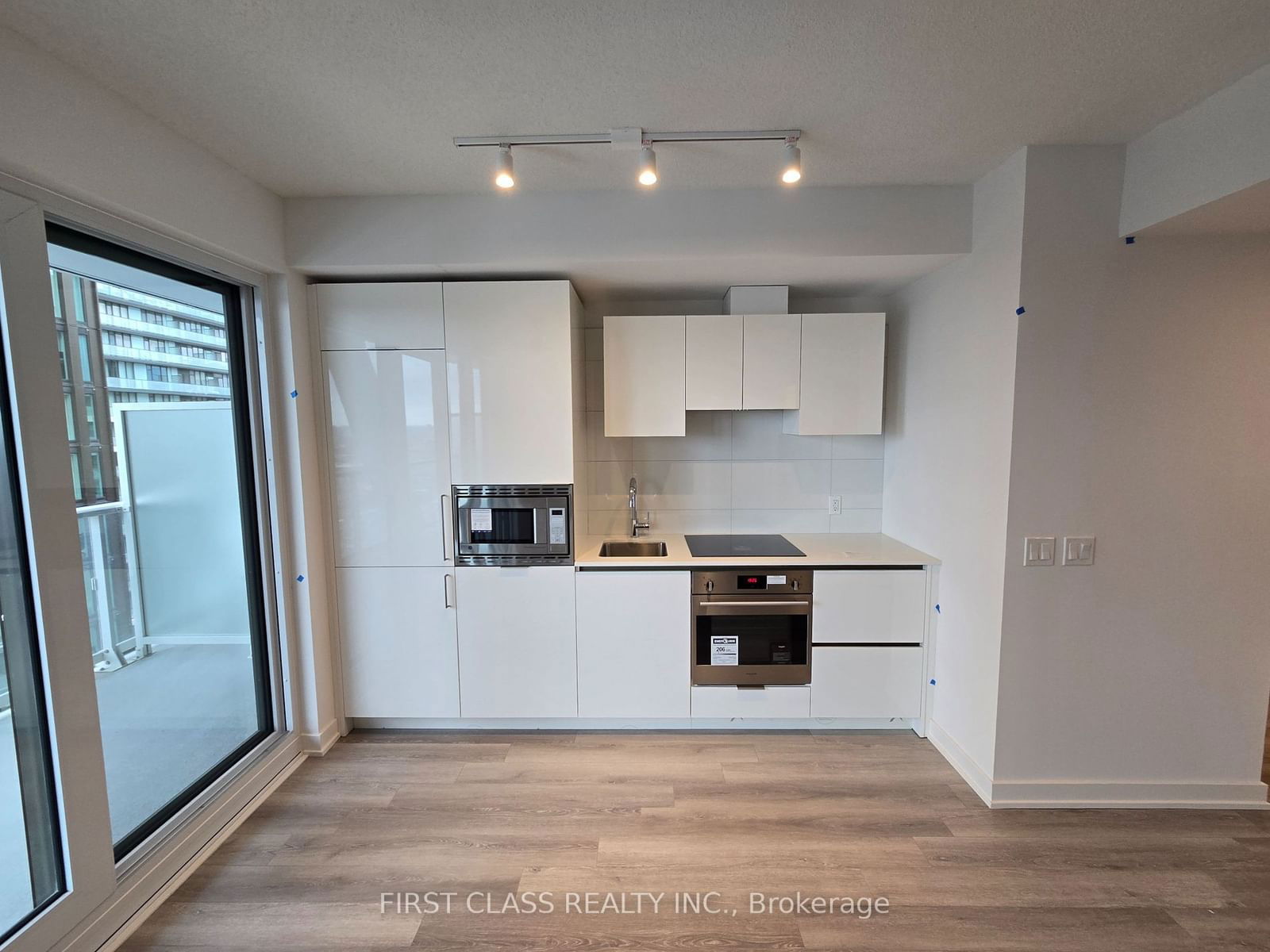 230 Simcoe St, unit 2920 for rent