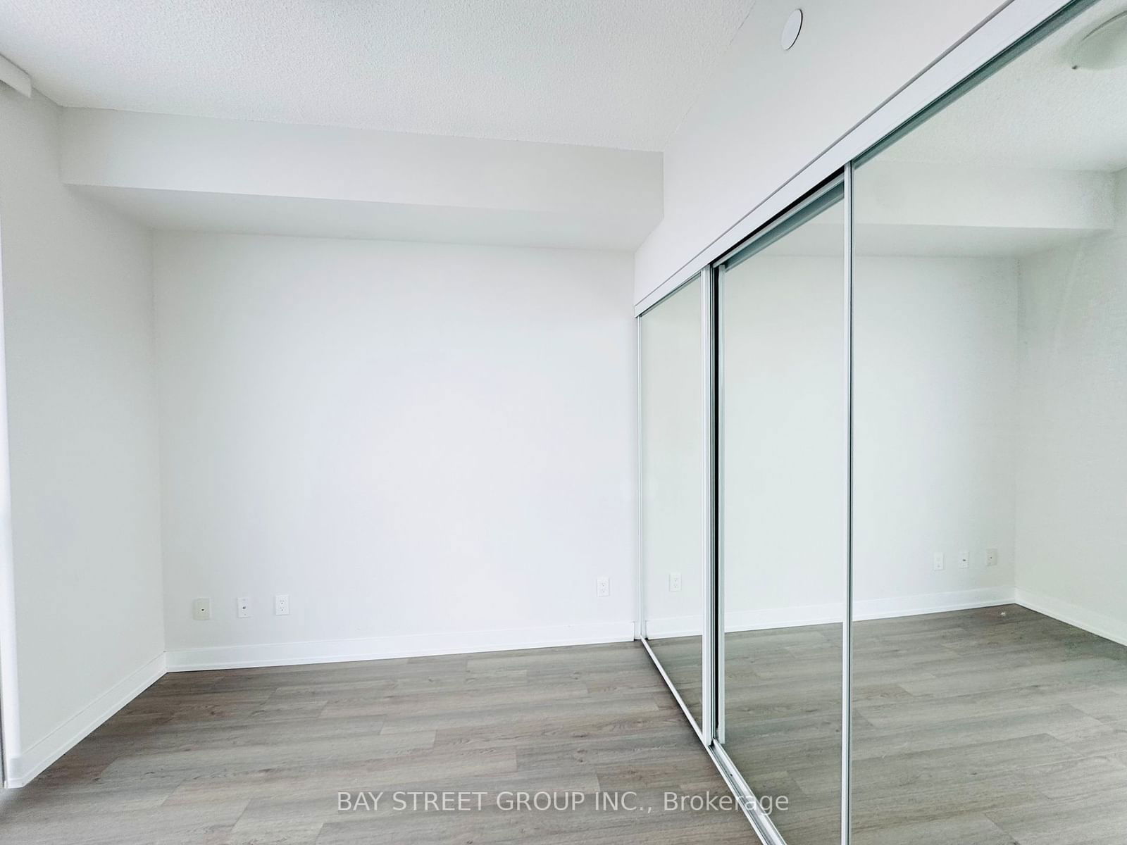 5180 Yonge St, unit 3103 for rent