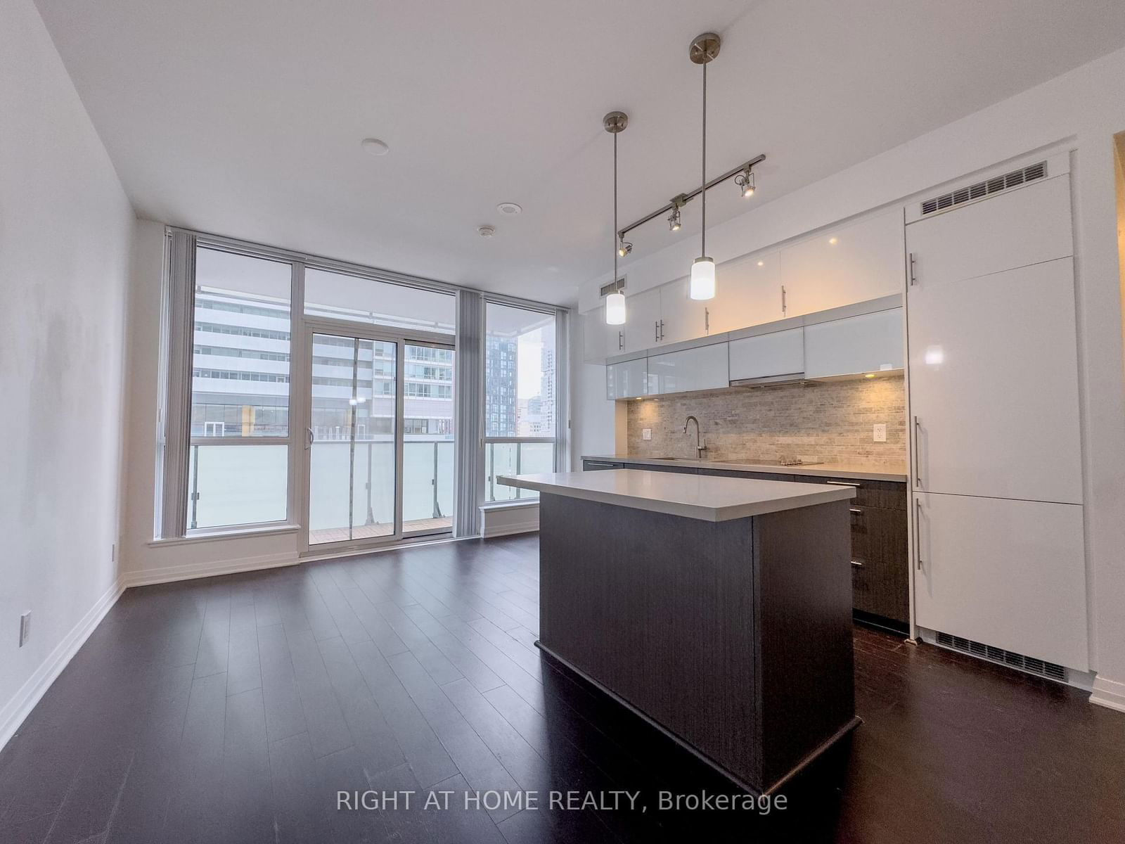 8 Mercer St, unit 912 for rent