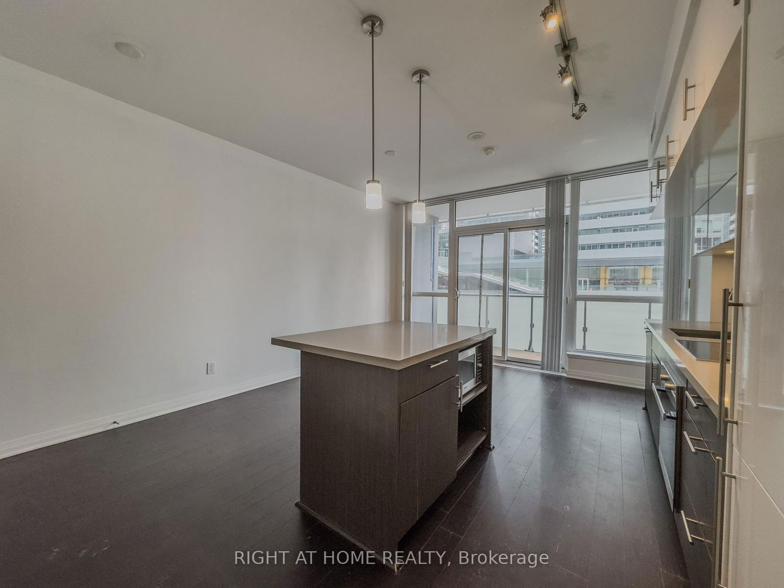 8 Mercer St, unit 912 for rent