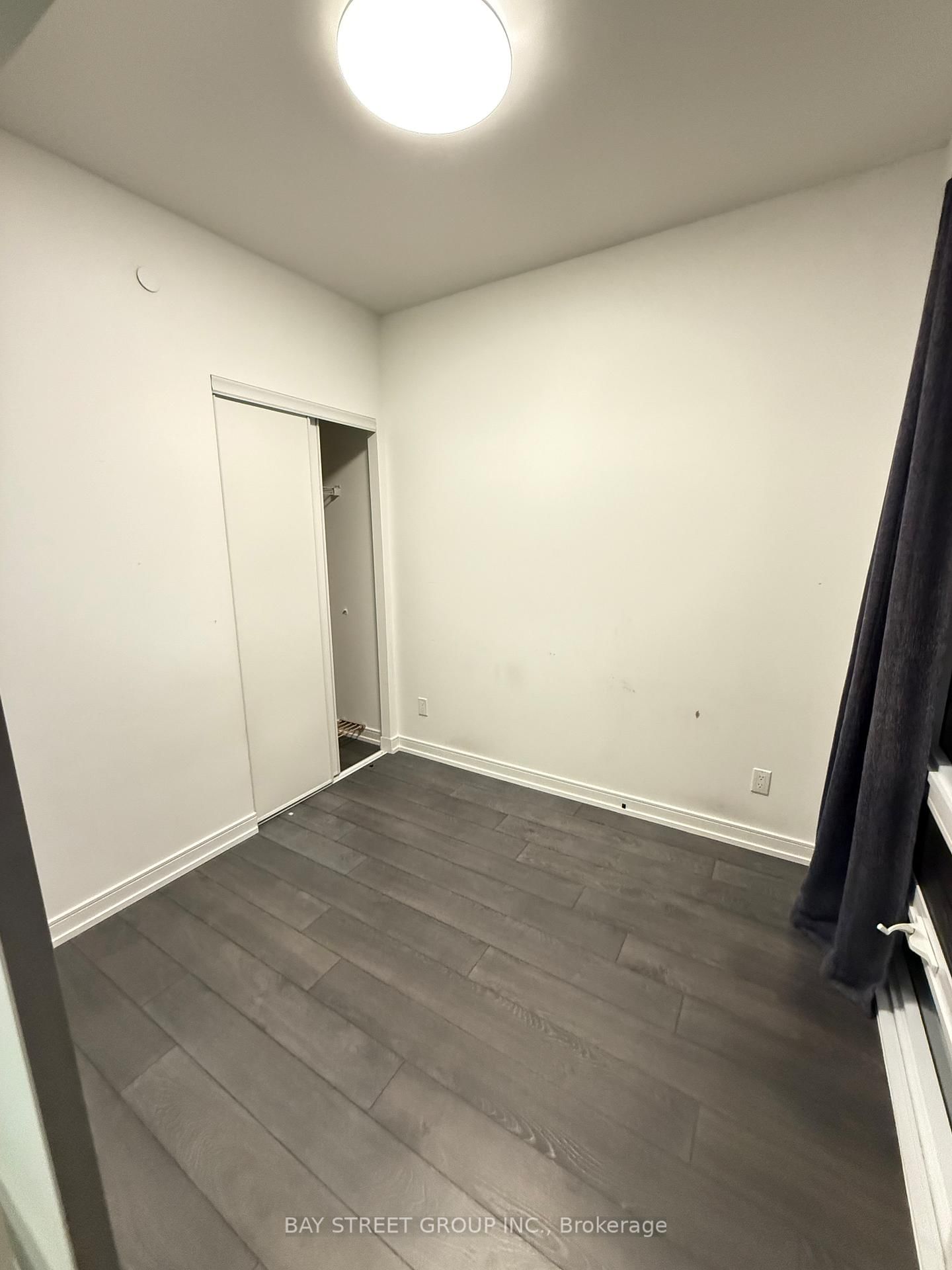 28 Wellesley St E, unit 1907 for rent