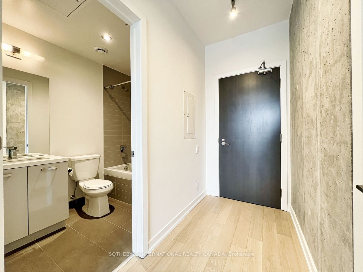 11 Charlotte St, unit 606 for sale