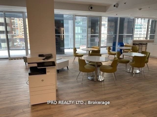 181 Dundas St E, unit PH15 for rent