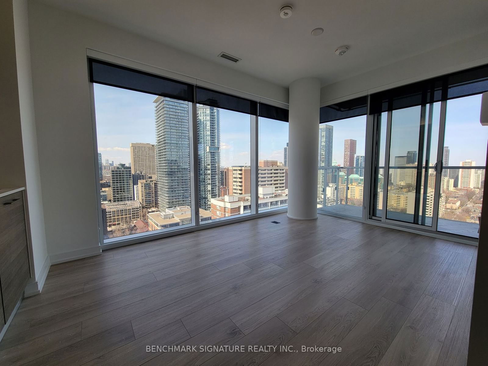 3 Gloucester St, unit 2802 for rent