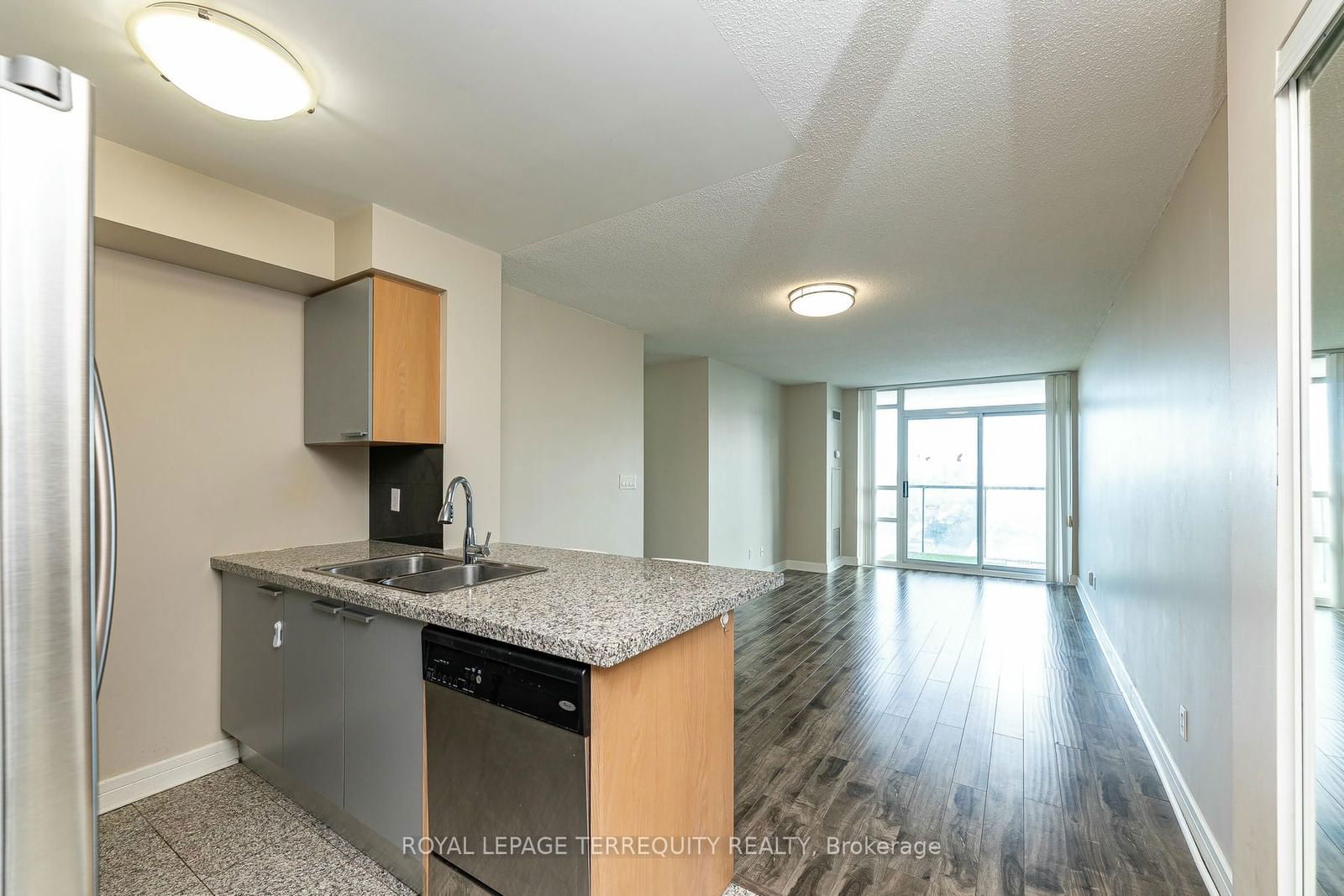 16 Harrison Garden Blvd, unit 1810 for sale