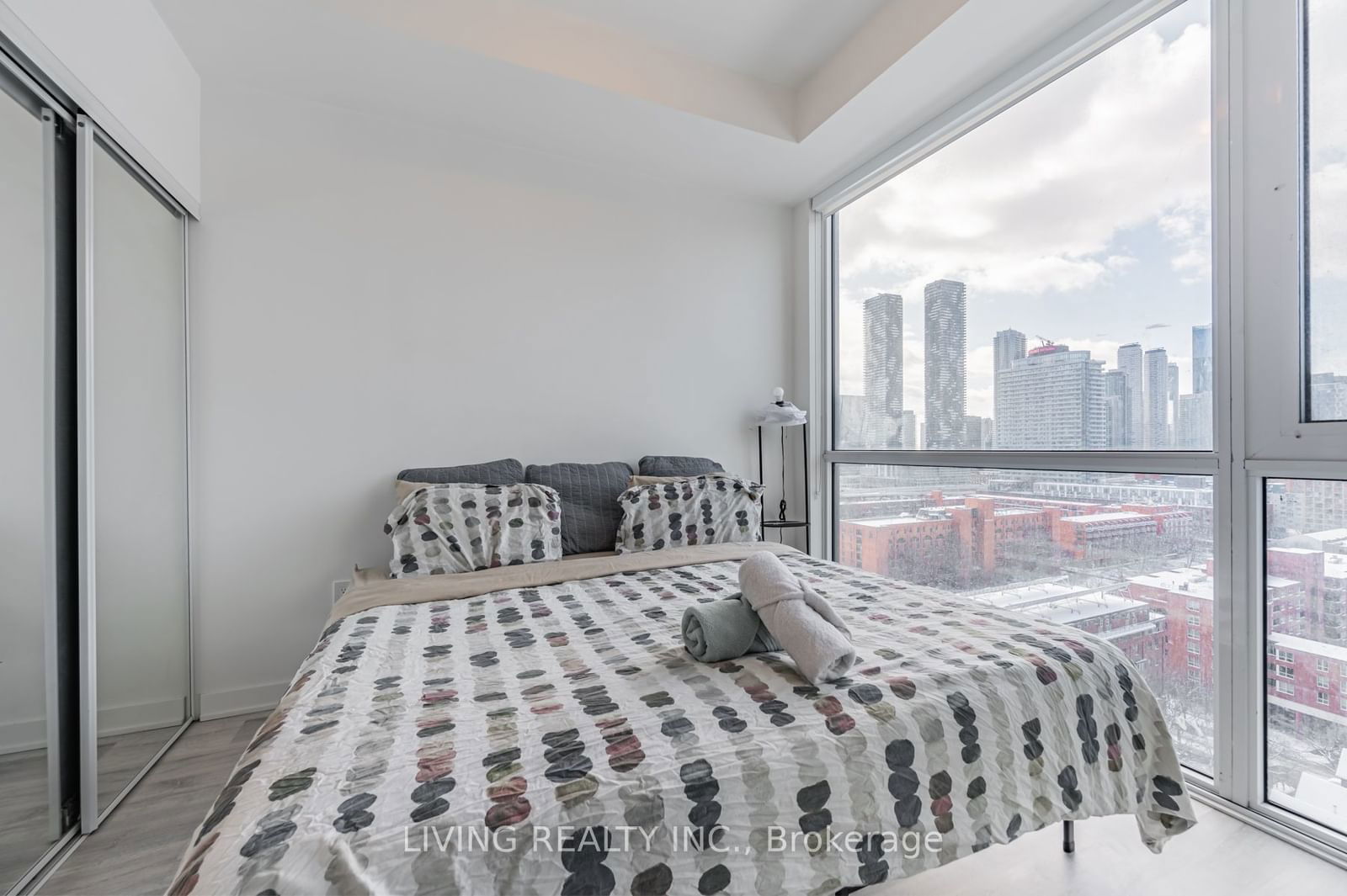 121 Lower Sherbourne St, unit 1562 for rent