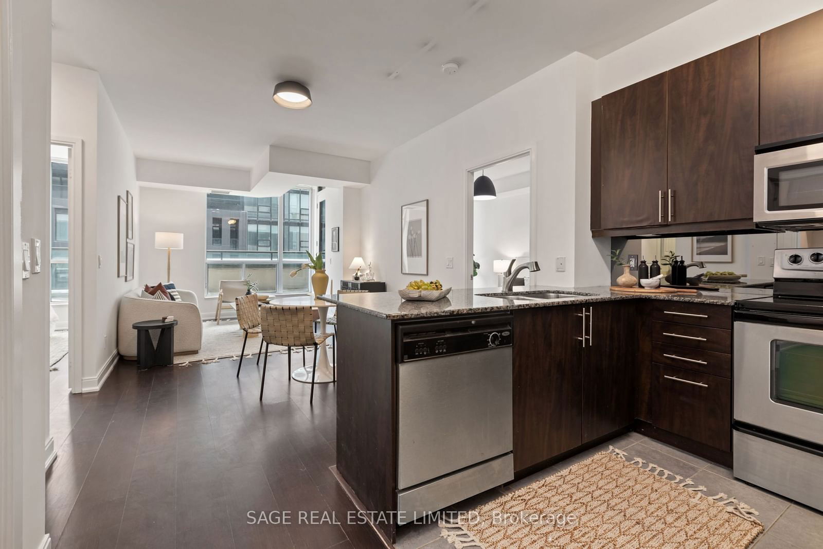 88 Broadway Ave, unit 406 for sale