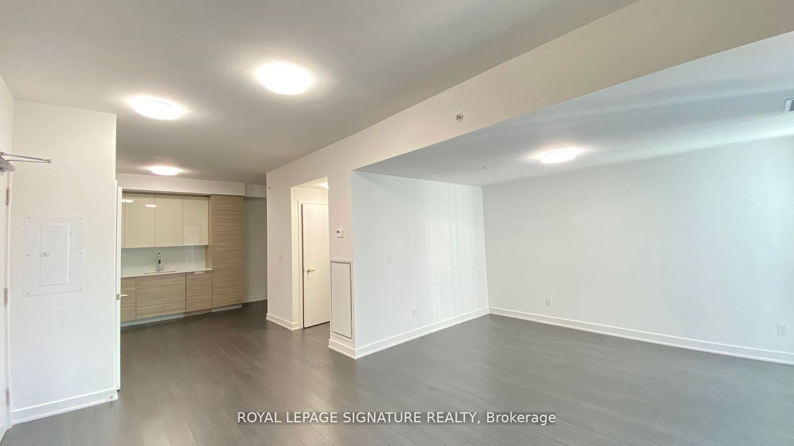 210 Simcoe St, unit 1114 for rent