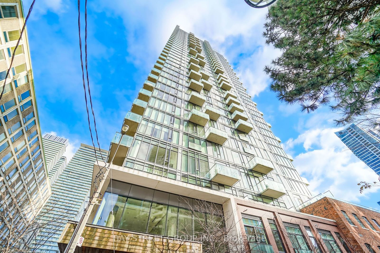 75 St Nicholas St, unit 501 for rent