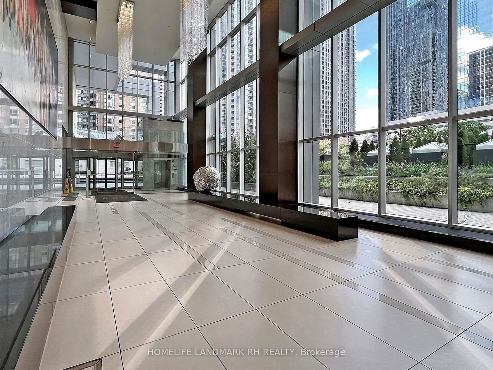 386 Yonge St, unit 512 for rent