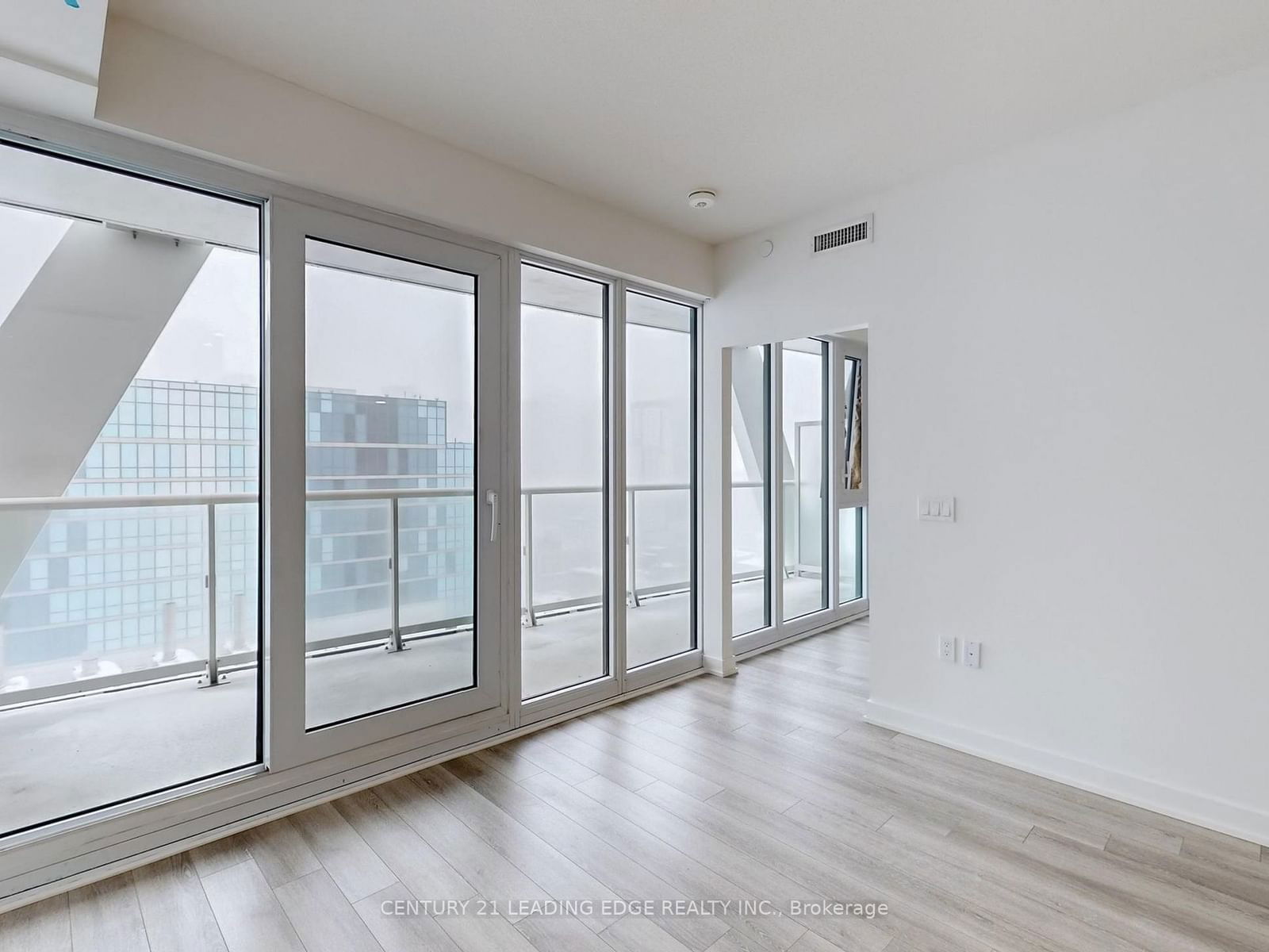 230 Simcoe St, unit 2217 for rent