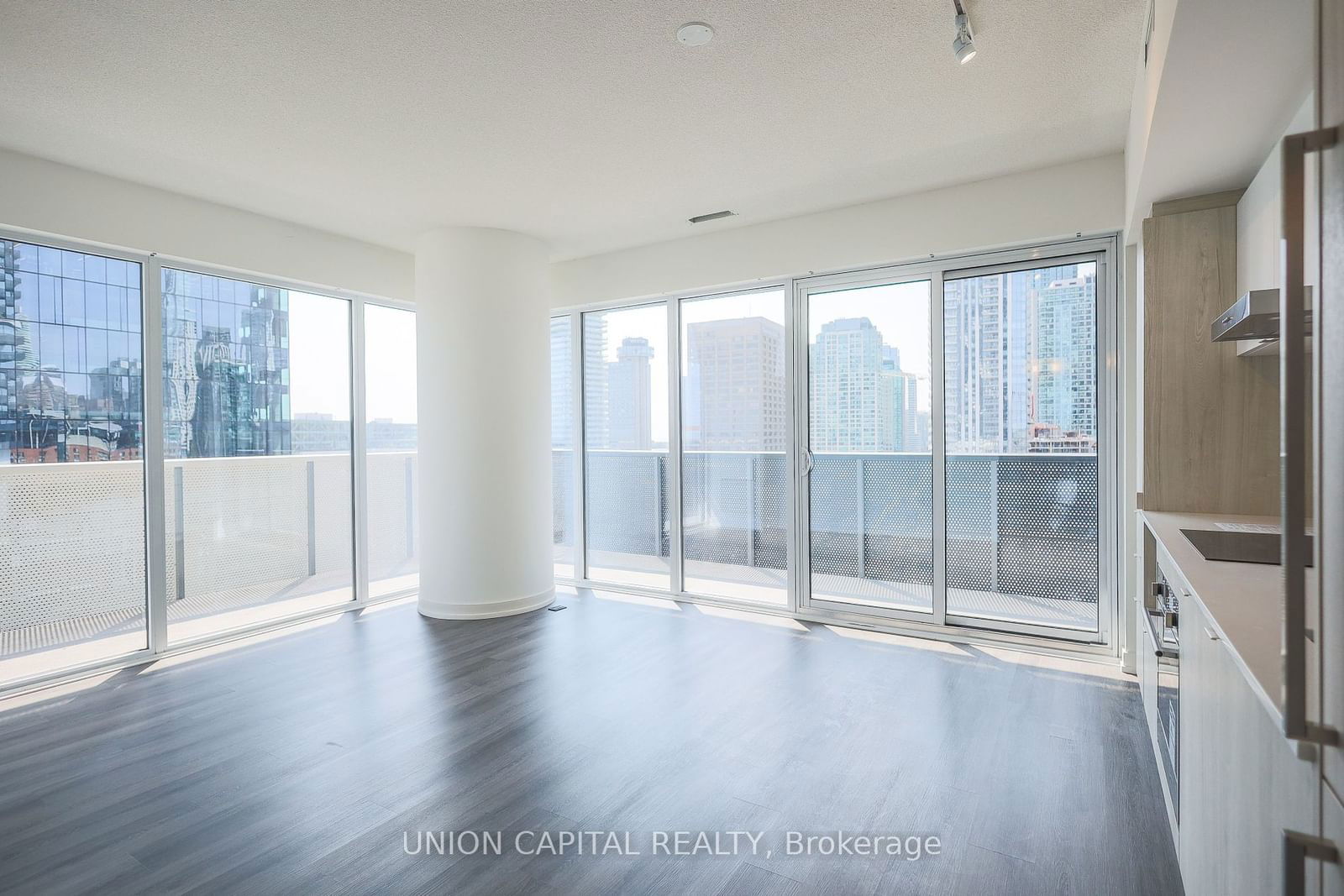 138 Downes St, unit 1511 for rent