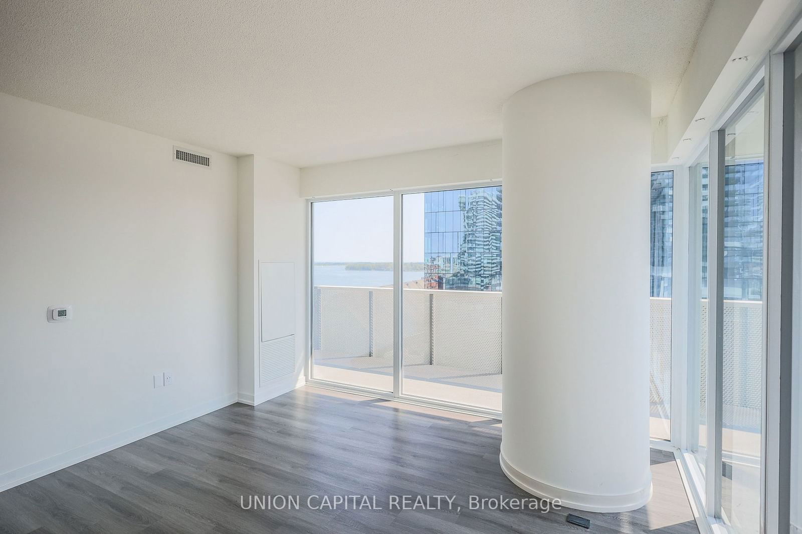 138 Downes St, unit 1511 for rent