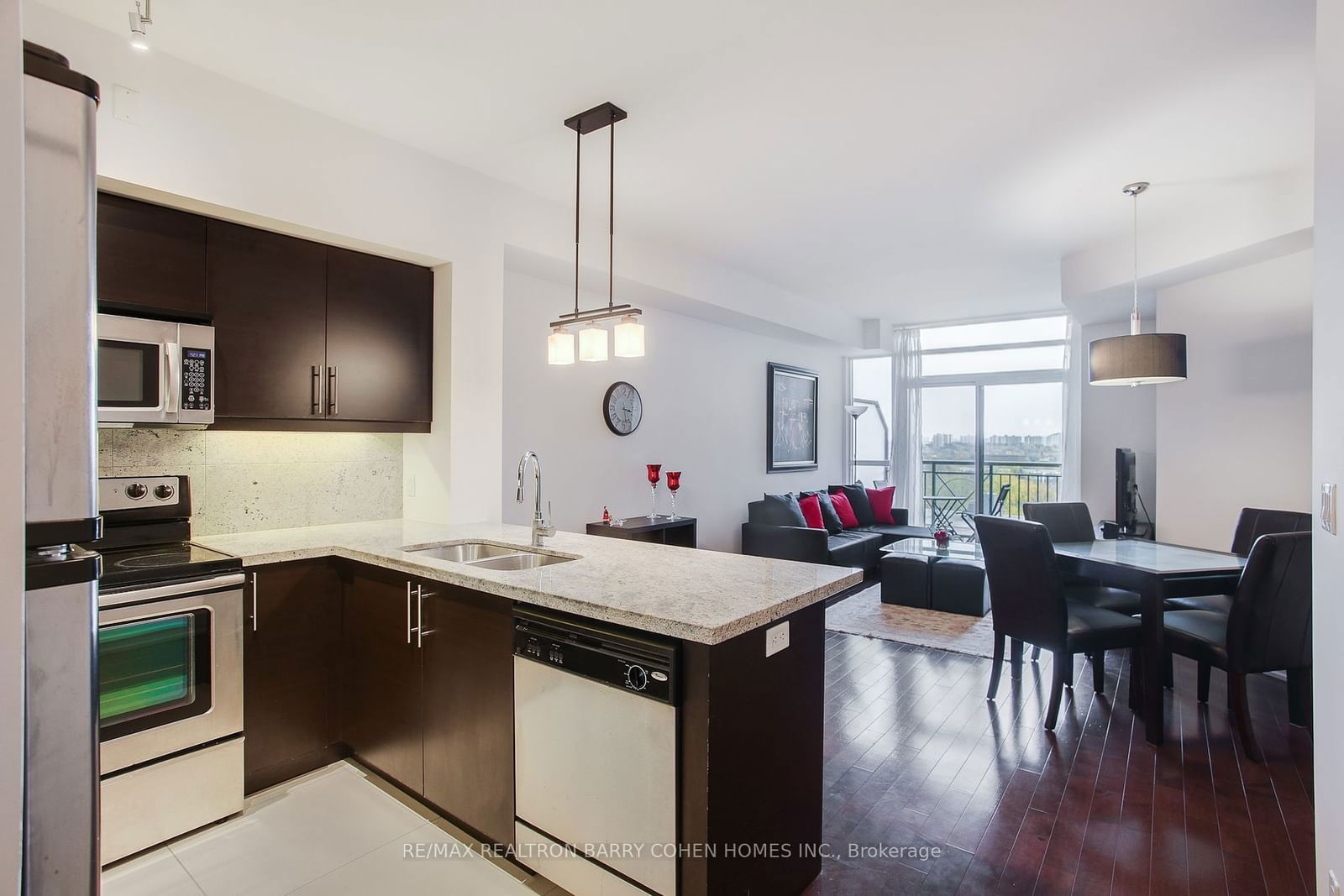 676 Sheppard Ave E, unit 616 for rent