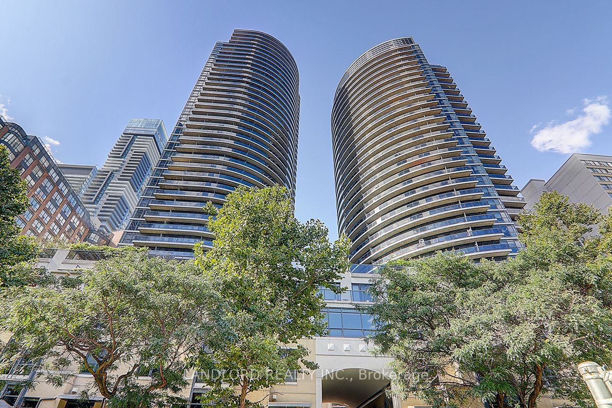 21 Carlton St, unit 2003 for rent