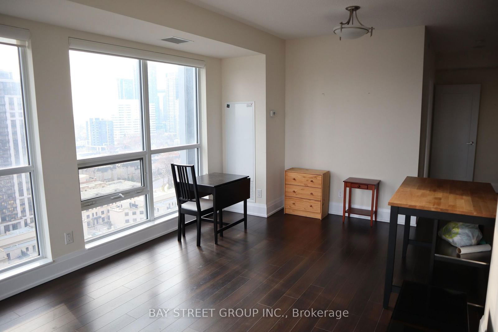 120 Harrison Garden Blvd, unit 1609 for rent