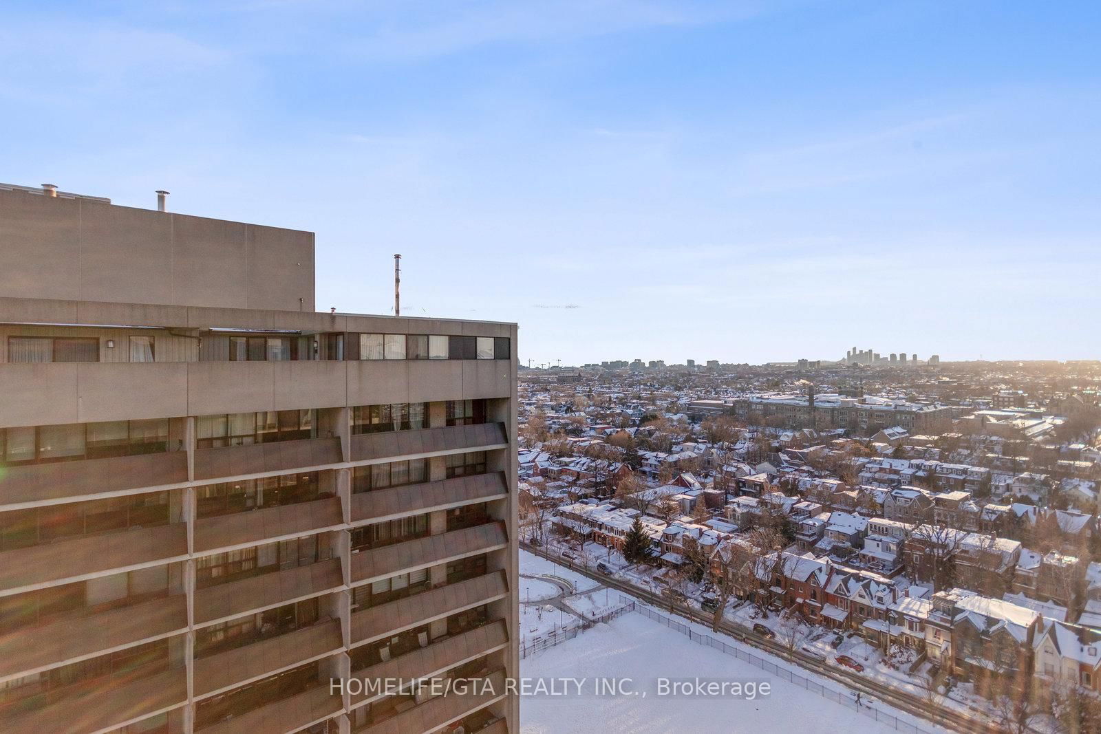 736 Spadina Ave, unit 1801 for rent