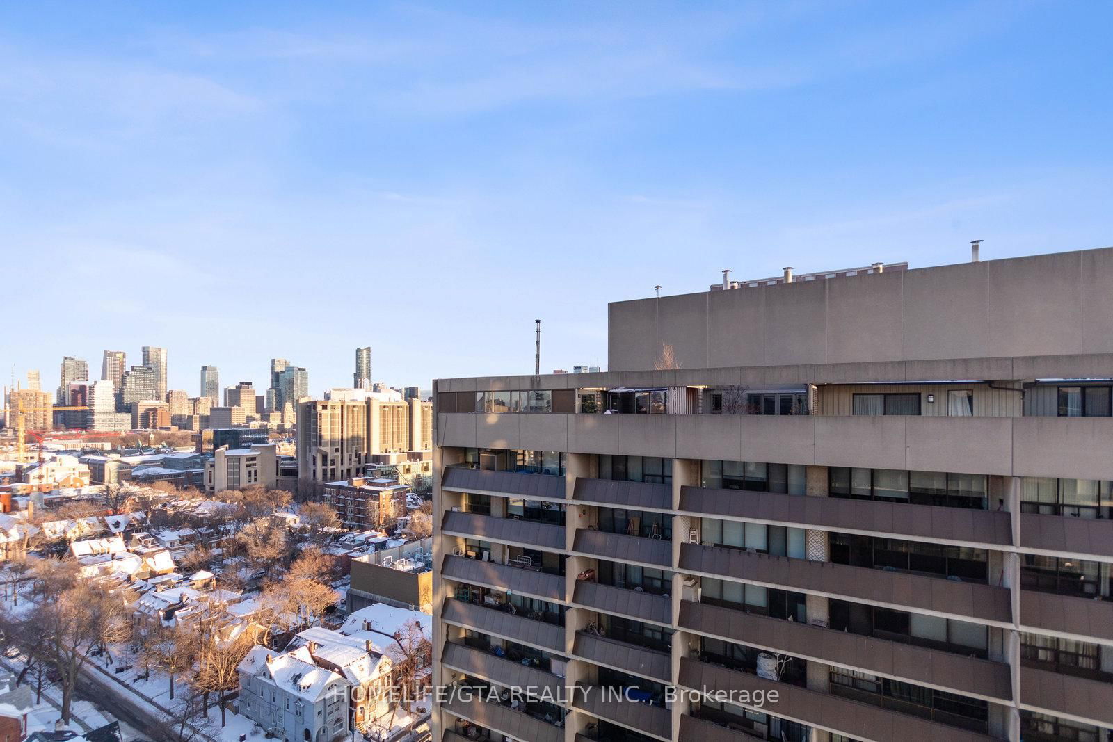 736 Spadina Ave, unit 1801 for rent