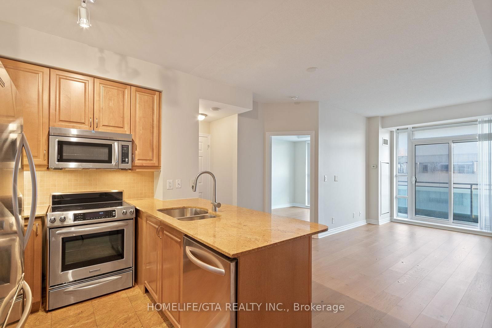 736 Spadina Ave, unit 1801 for rent