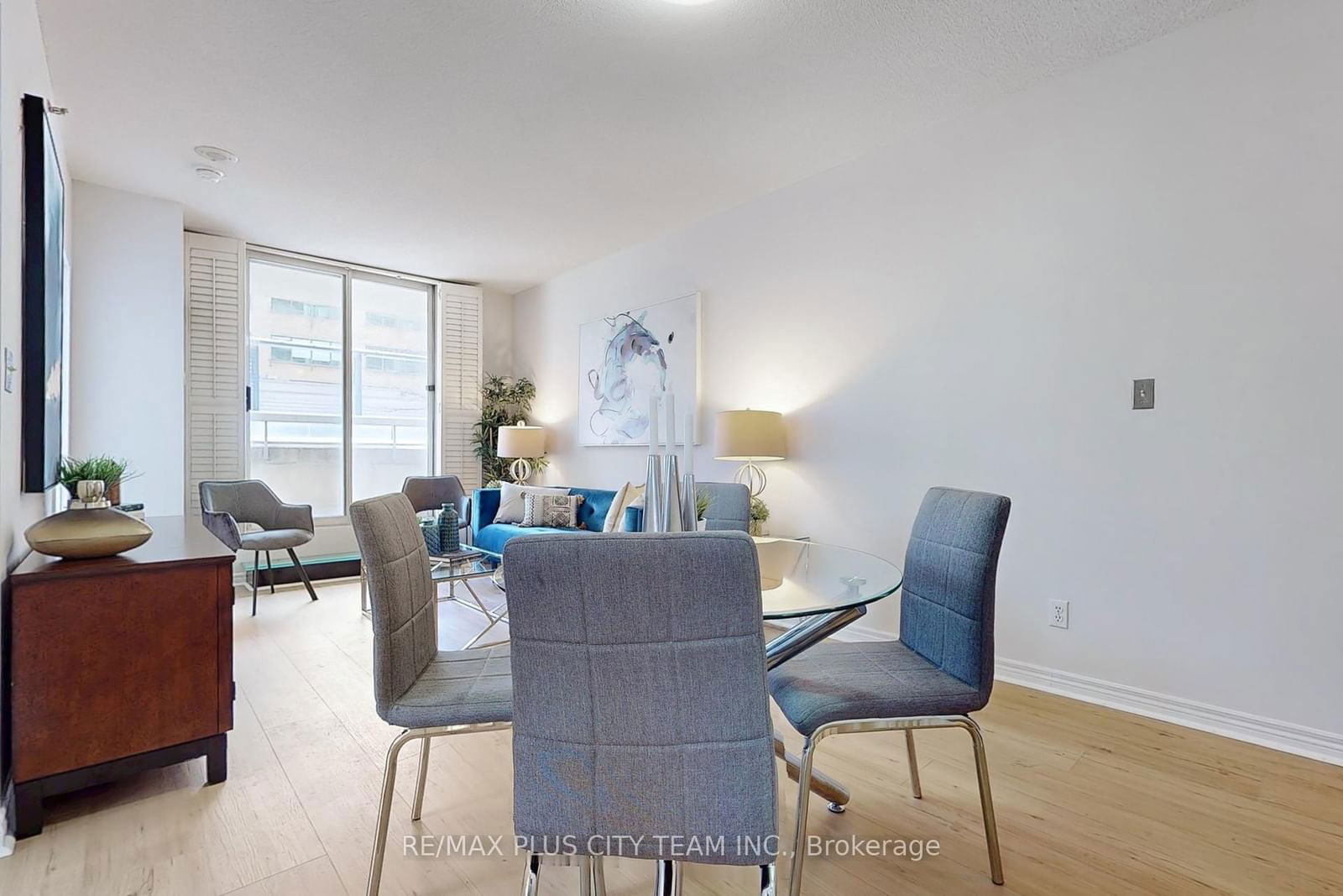 43 Eglinton Ave E, unit 205 for sale