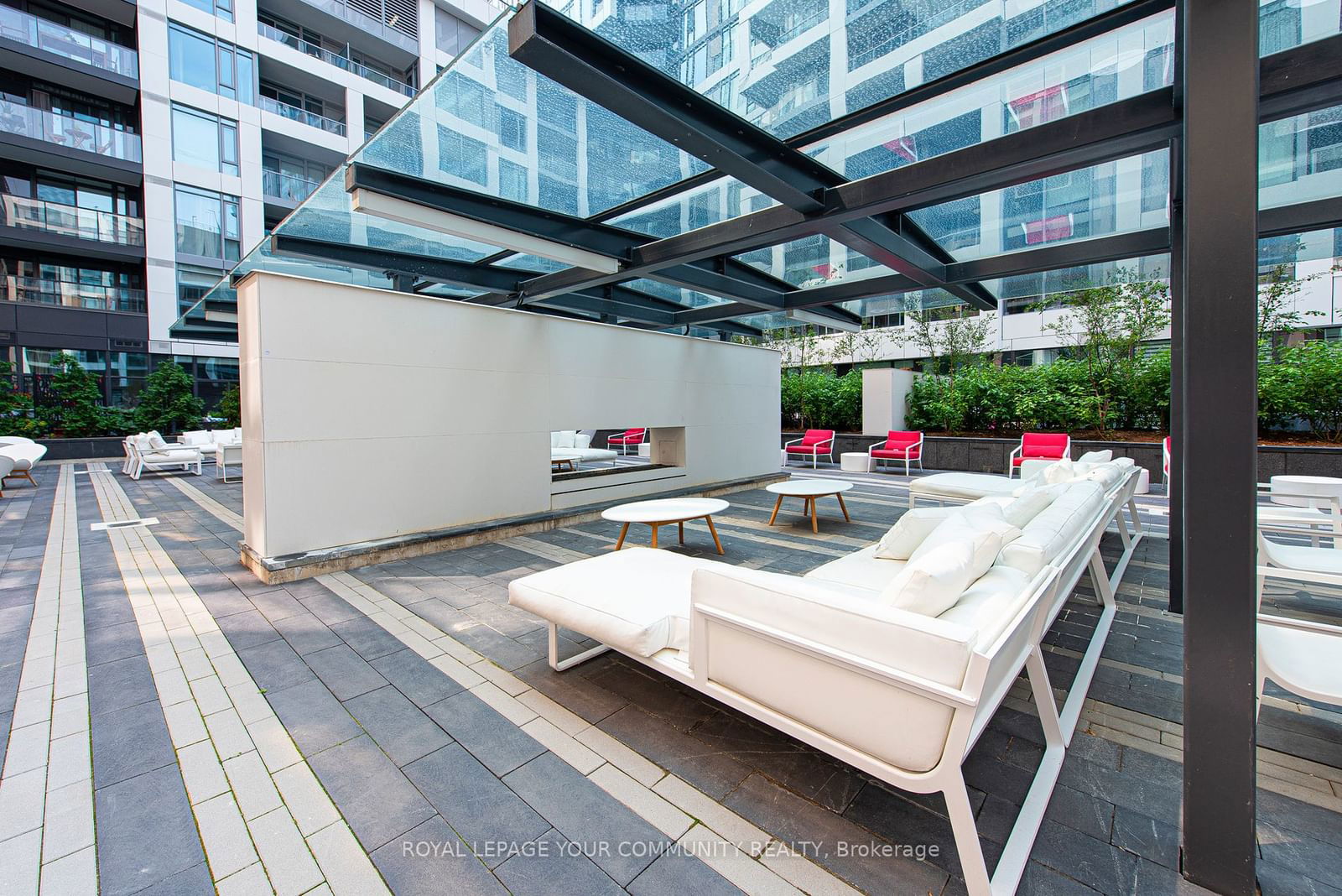 27 Bathurst St, unit 517W for sale