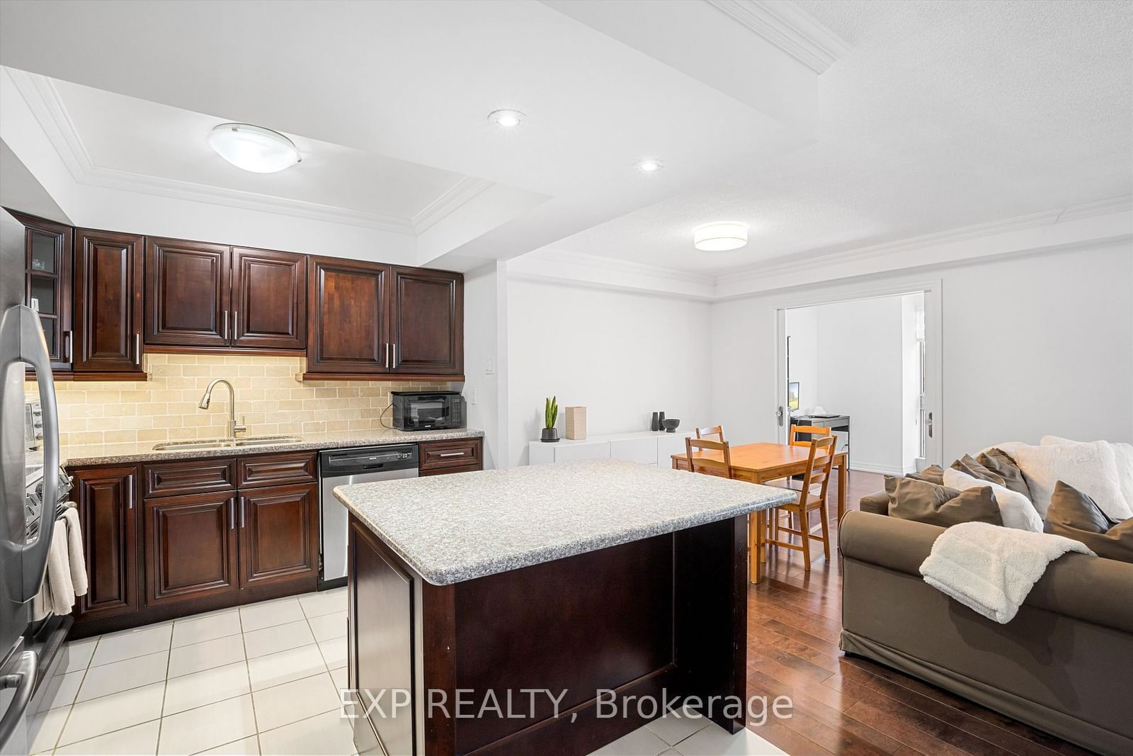 63 St Clair Ave W, unit 605 for sale