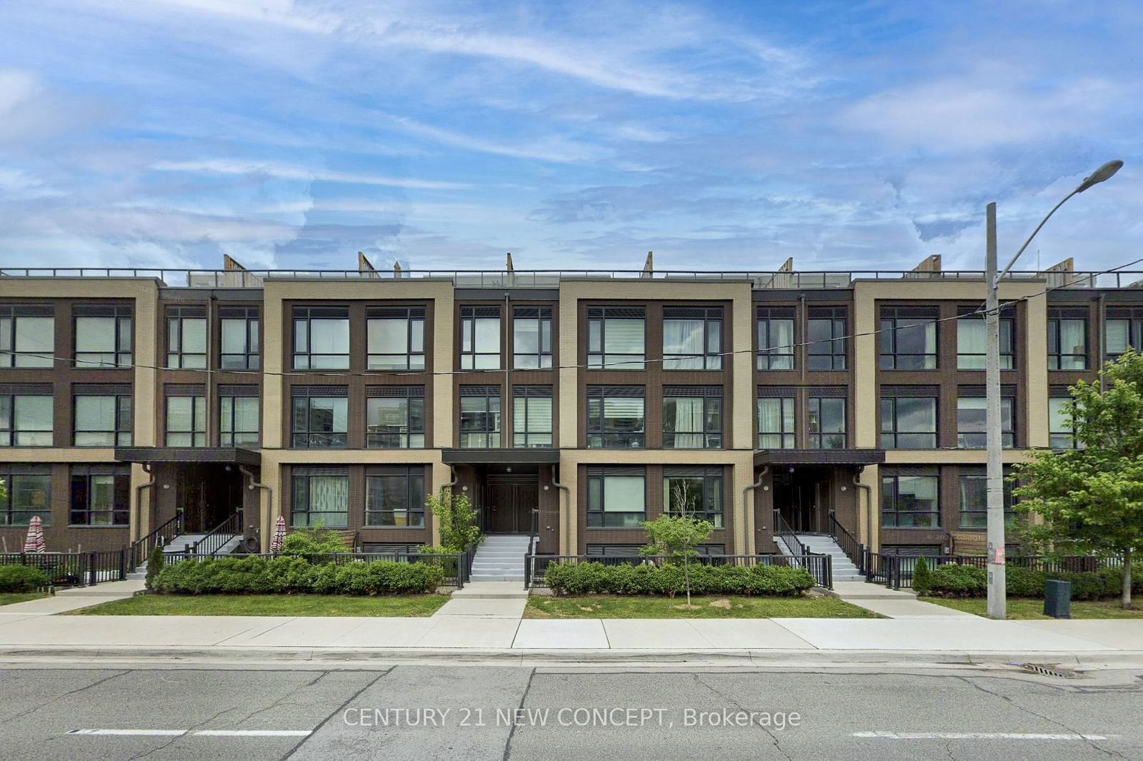 LA Courtyards Townhomes, North York, Toronto