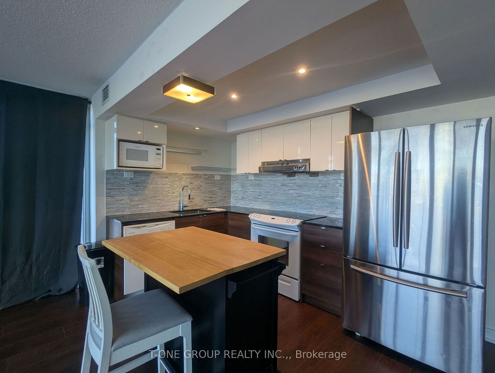 121 Mcmahon Dr, unit 908 for rent