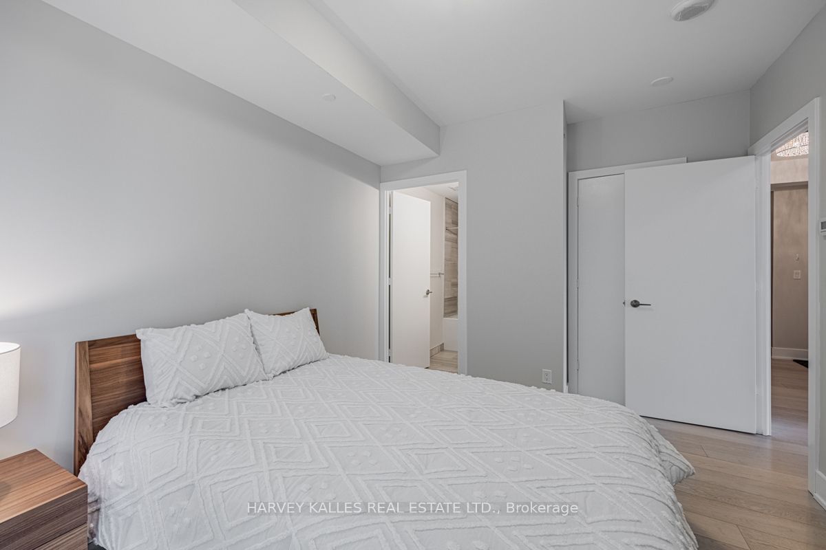 200 Bloor St W, unit 1001 for rent