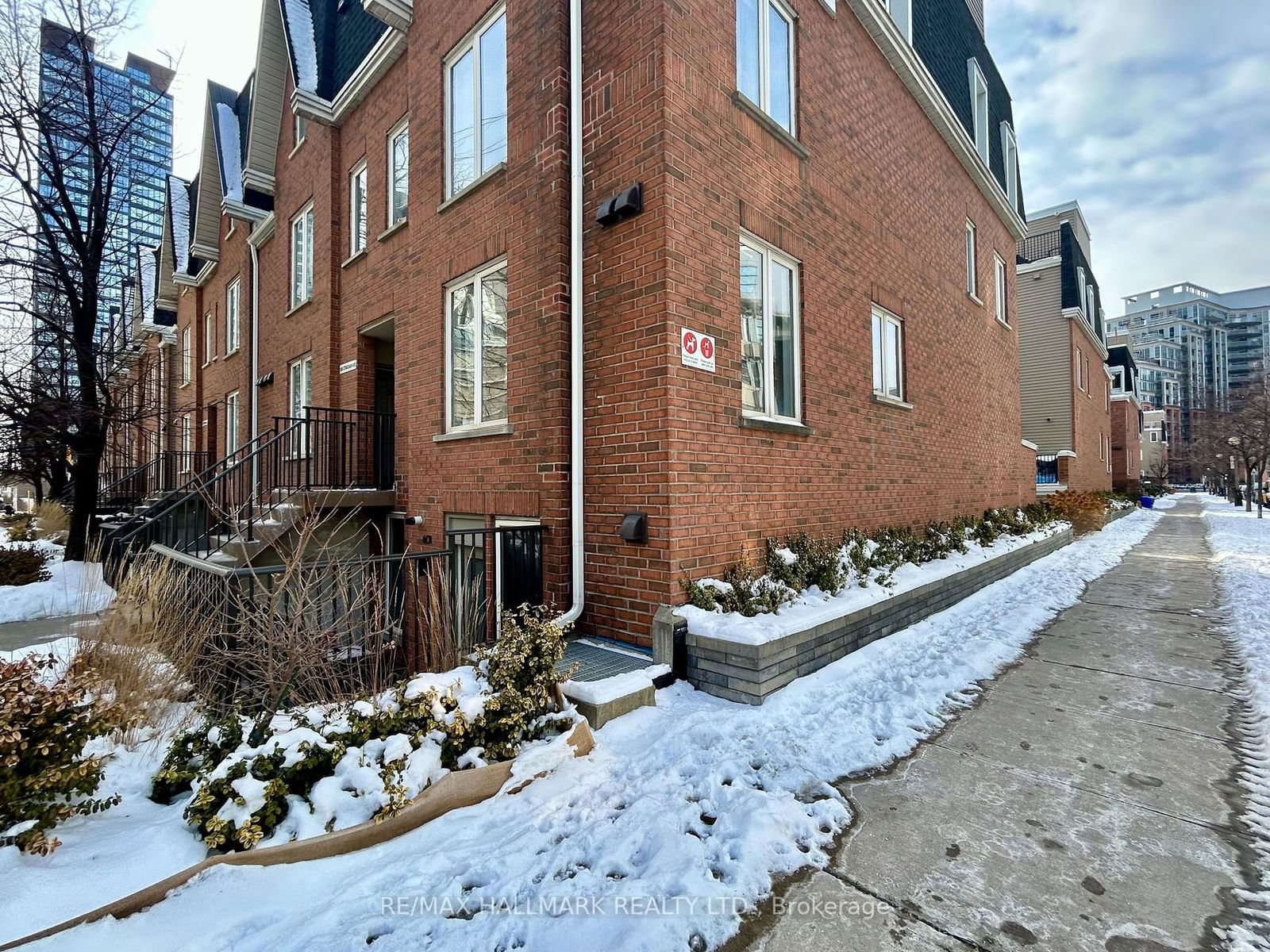 100 Strachan Ave, unit 602 for rent