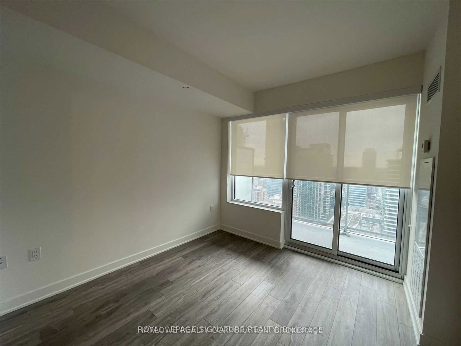 195 Redpath Ave, unit 2611 for rent