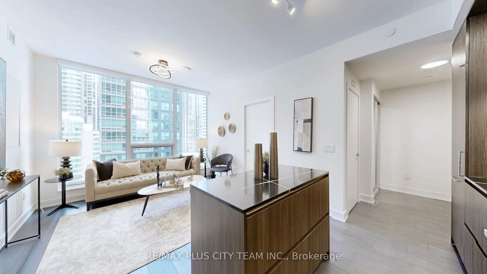 35 Mercer St, unit 1613 for sale