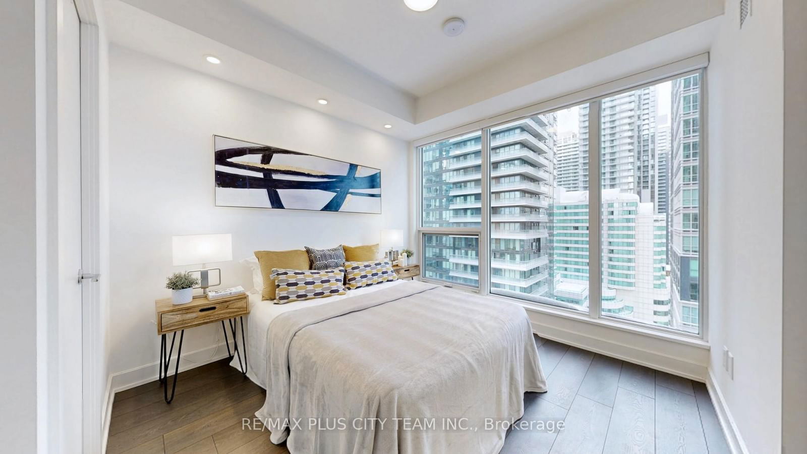 35 Mercer St, unit 1613 for sale