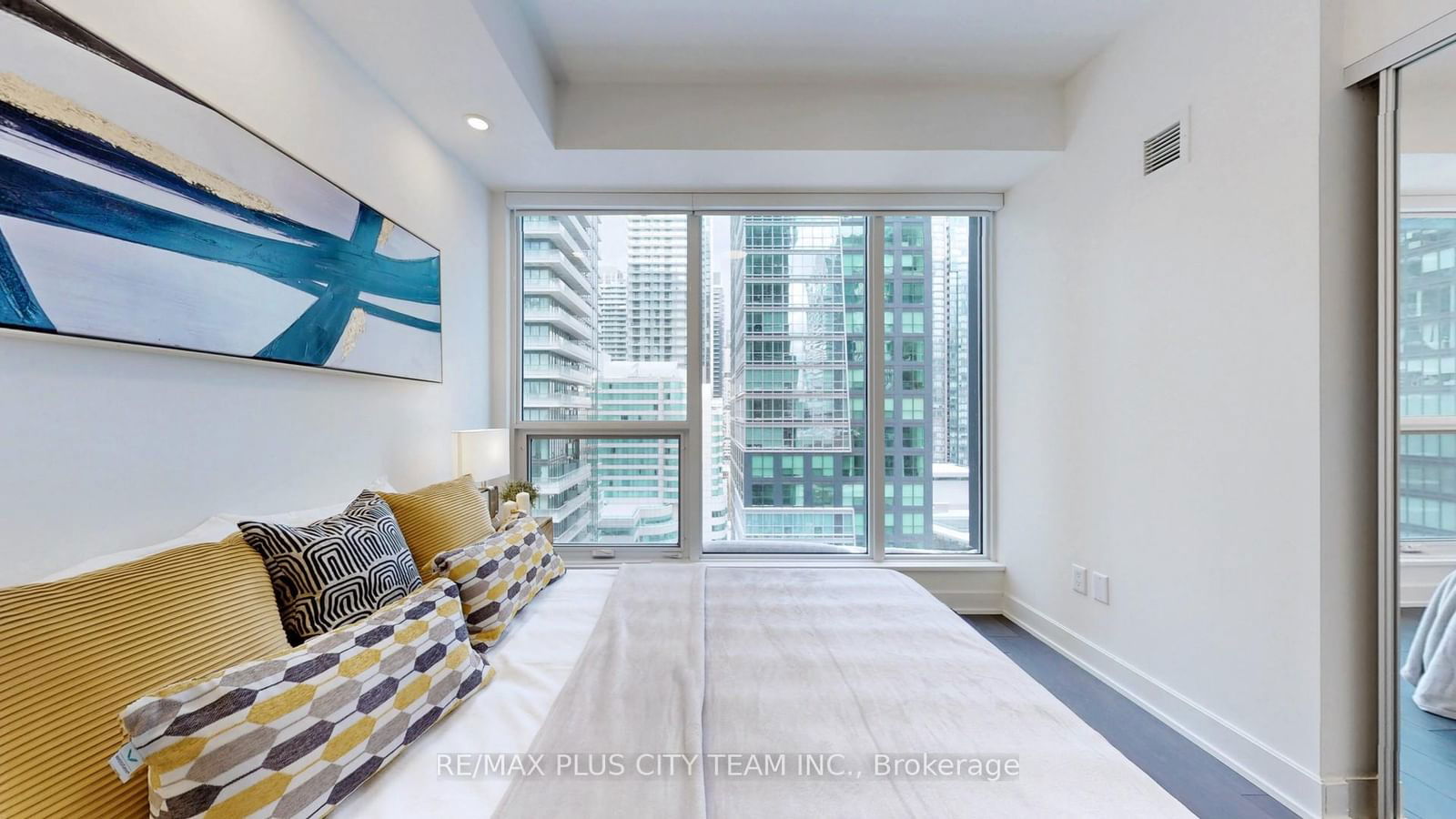 35 Mercer St, unit 1613 for sale