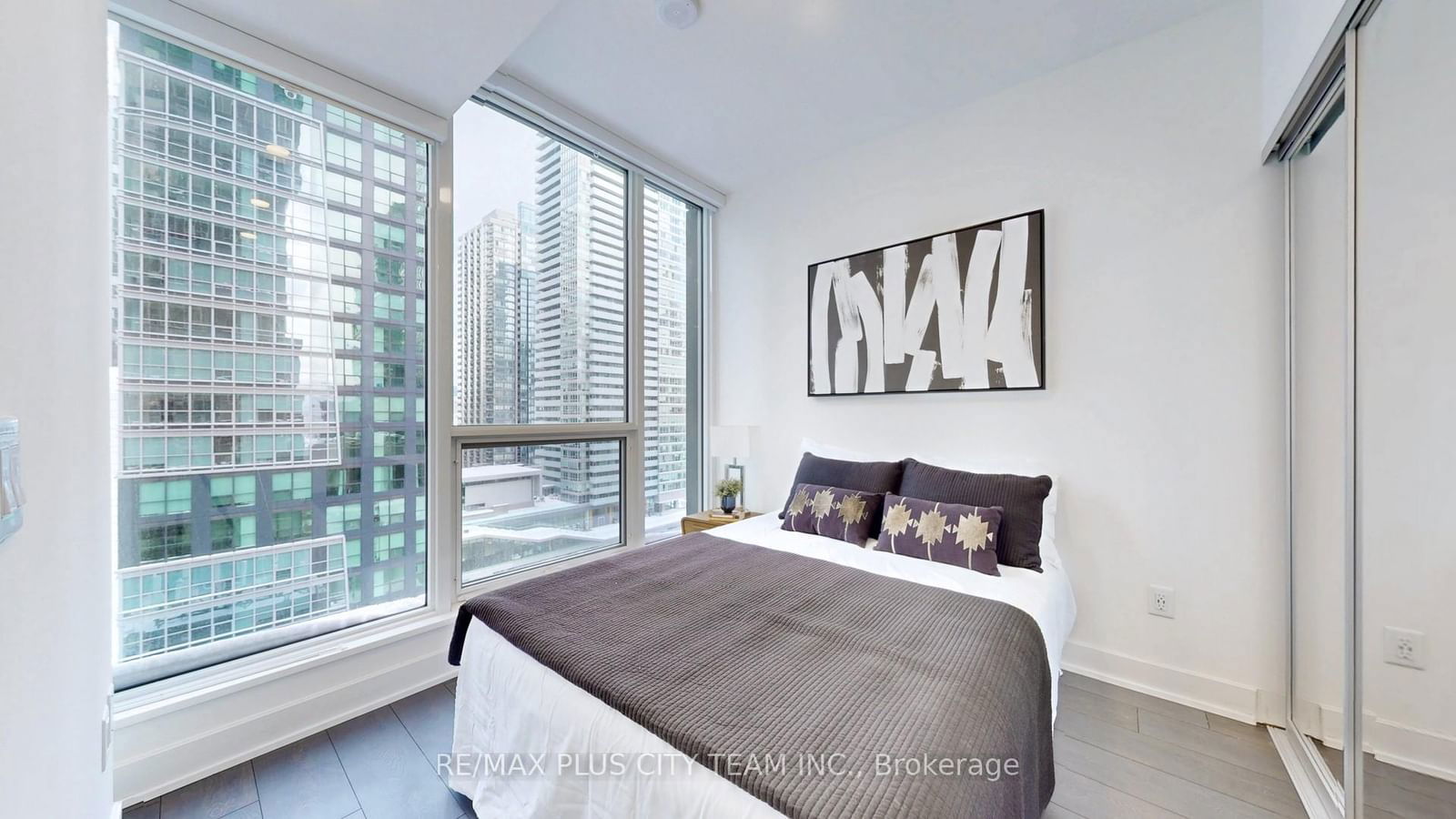 35 Mercer St, unit 1613 for sale