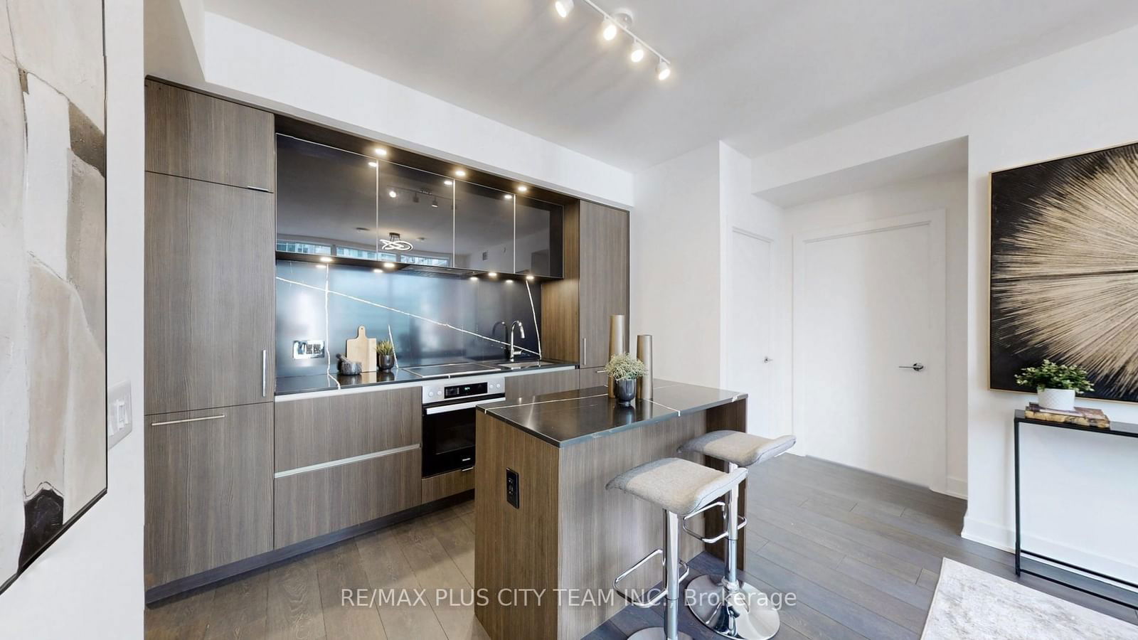 35 Mercer St, unit 1613 for sale