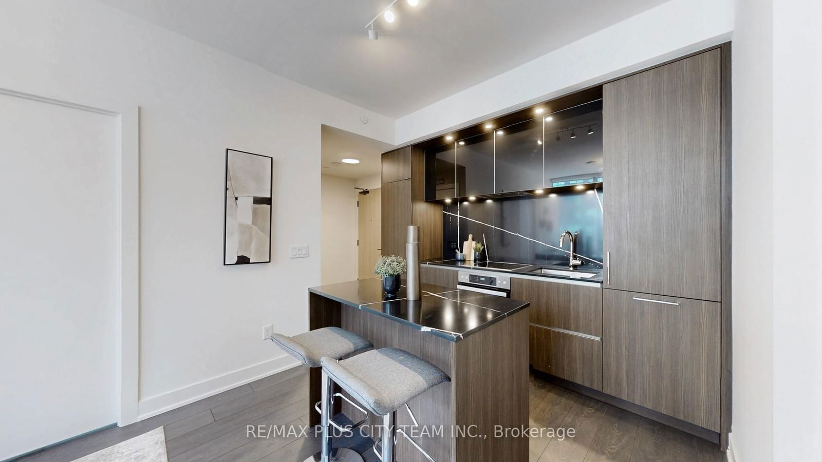 35 Mercer St, unit 1613 for sale