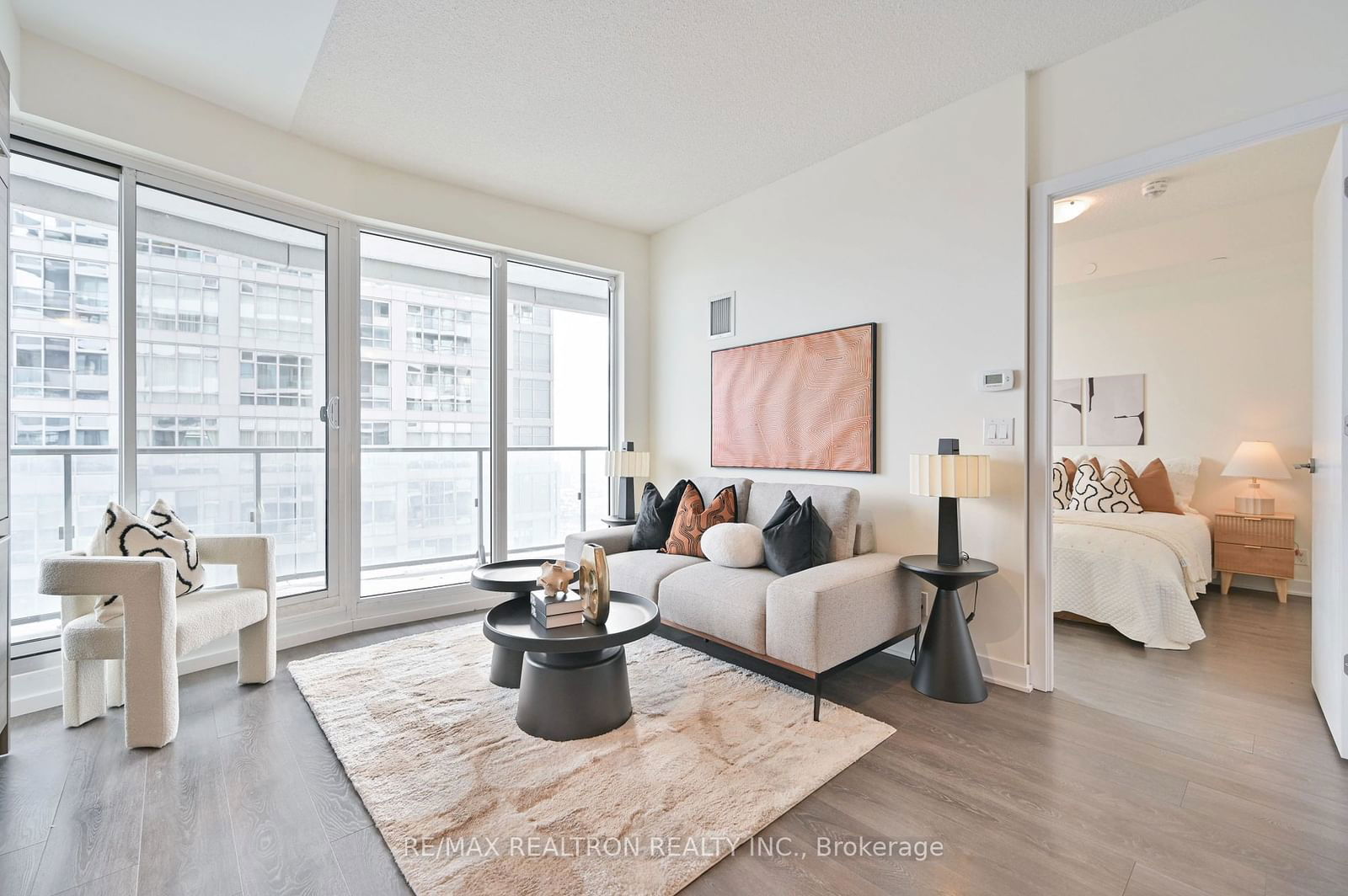 2221 Yonge St, unit 4205 for sale