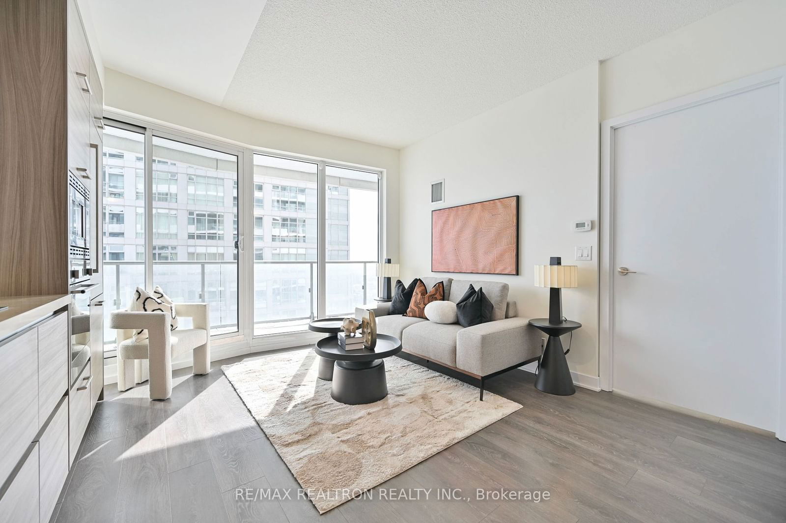 2221 Yonge St, unit 4205 for sale