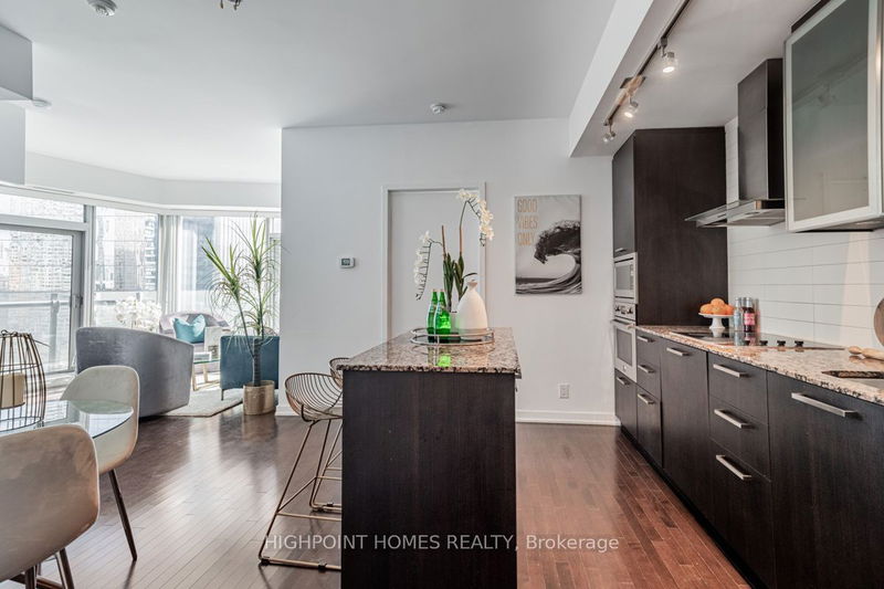 14 York St, unit 2202 for sale